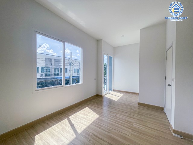 *****ทาวน์เฮ้าส์มือสองกรุงเทพฯ ม.กัสโต้ พหลโยธิน-สายไหม #หลังมุม บ้านตกแต่งใหม่ พร้อมเข้าอยู่ เนื้อที่มากถึง 25.6 ตร.ว. ฟังก์ชัน 3 ห้องนอน 2 ห้องน้ำ 2 ที่จอดรถ บนทำเลเดินทางสะดวก เชื่อมต่อหลายเส้นทาง ใกล้รถไฟฟ้าสายสีเขียว "สถานีโรงพยาบาลภูมิพลอดุลยเดช"